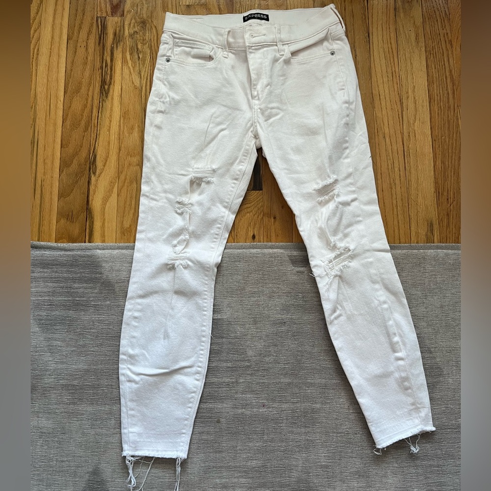 White distressed express jeans size 6
